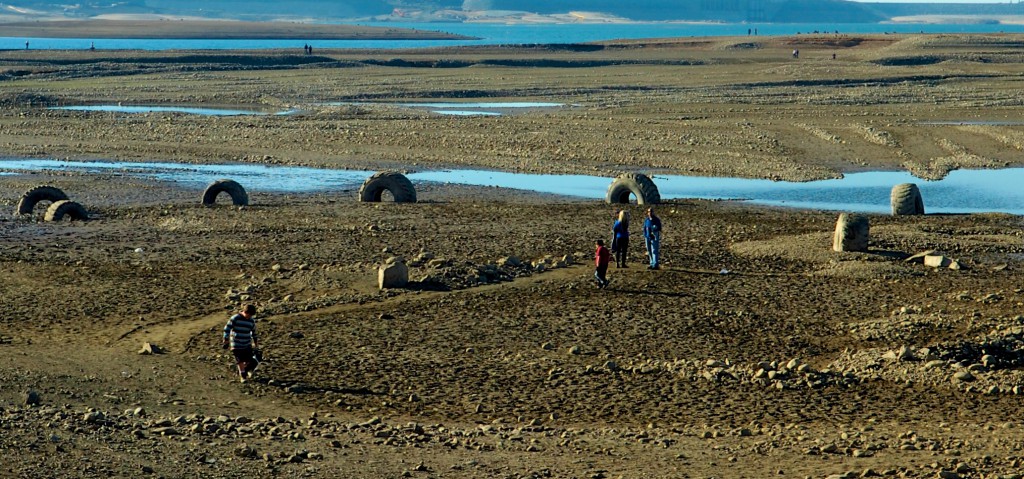 The lake bed near the Dyke 8 area of Folsom Lake show evidence of large scale construction. 